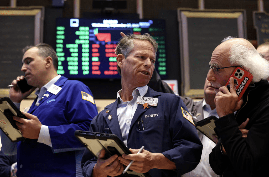 S&P 500 and Nasdaq Indexes Rise on Investor Confidence
